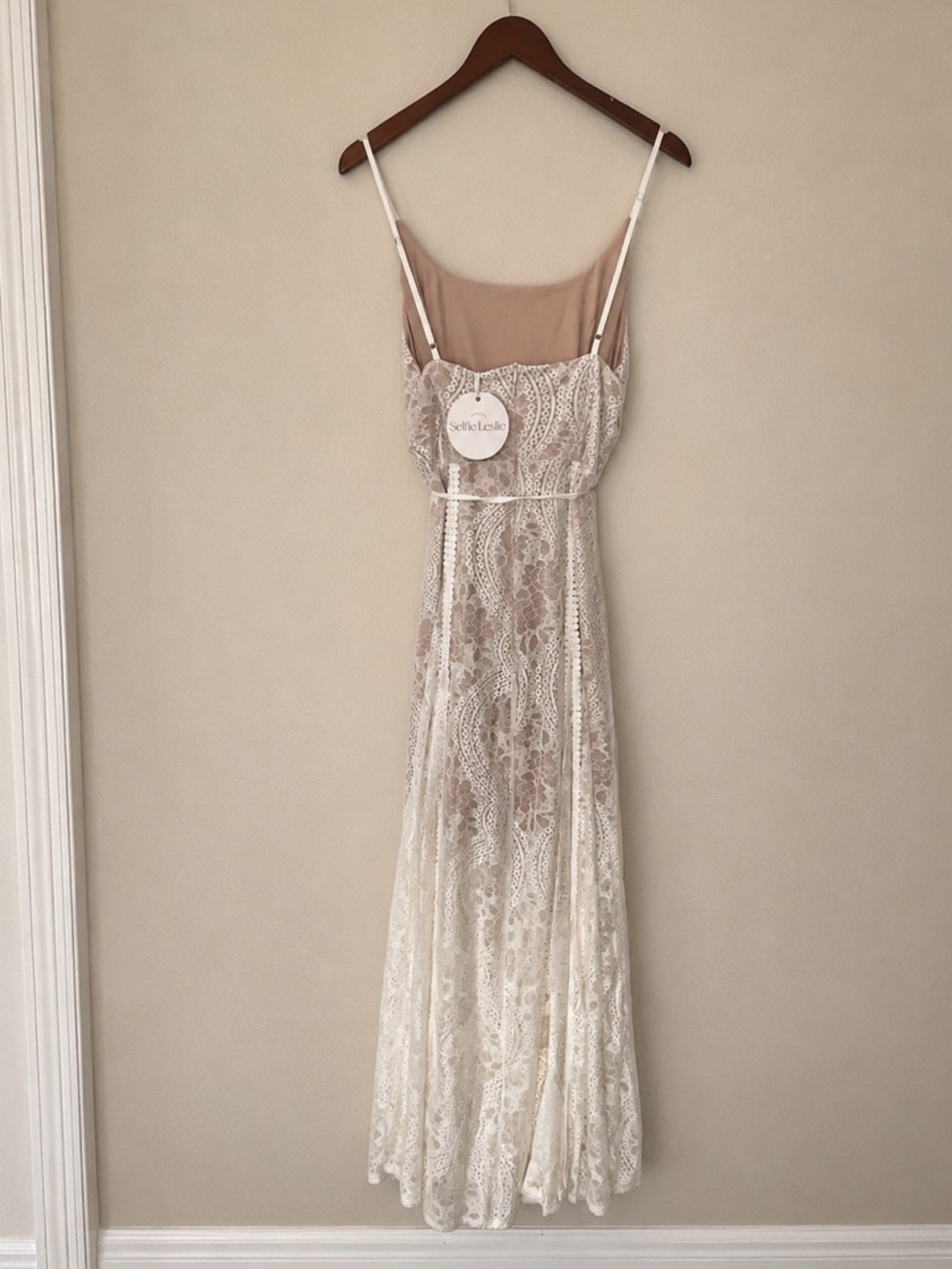 Selfie Leslie Palm Springs Lace Overlay Maxi Dress White AU 14 US XL Romantic - Picture 4 of 12